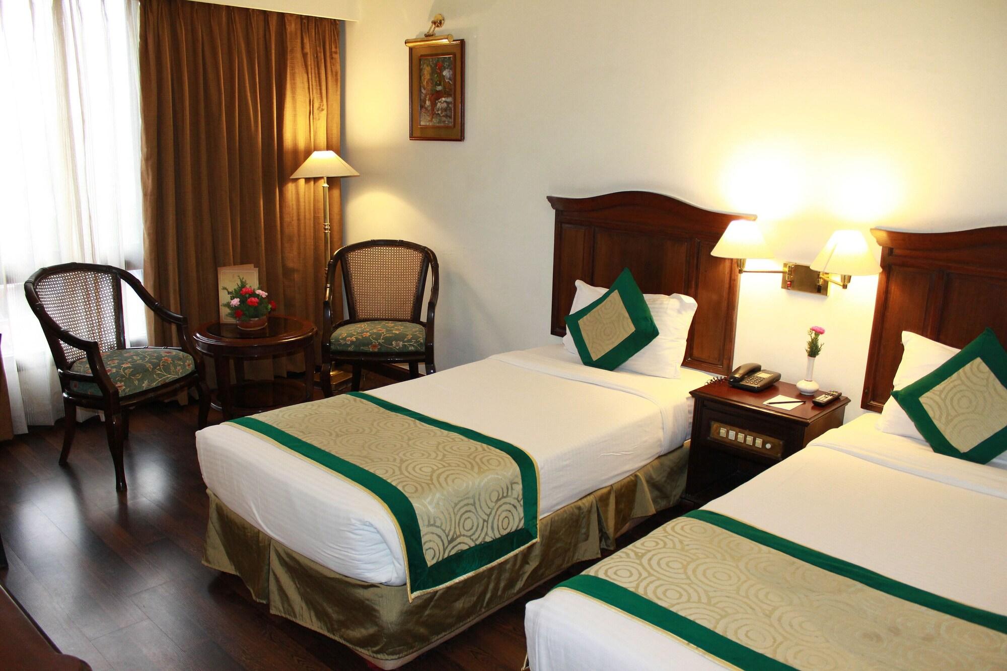 Grand Hotel Катманду Екстериор снимка