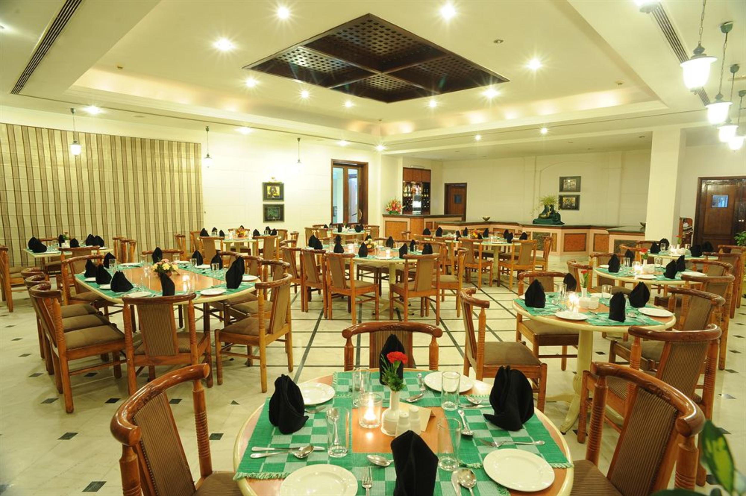 Grand Hotel Катманду Екстериор снимка