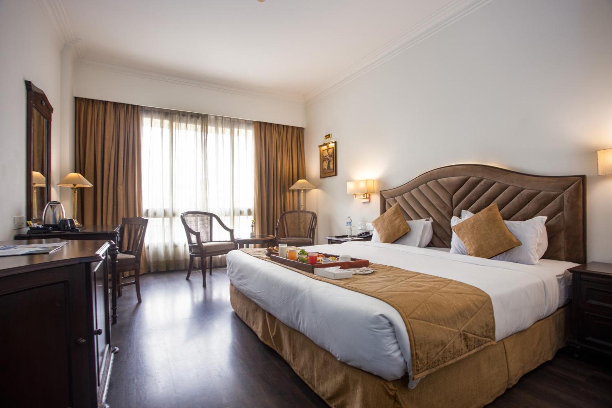 Grand Hotel Катманду Екстериор снимка
