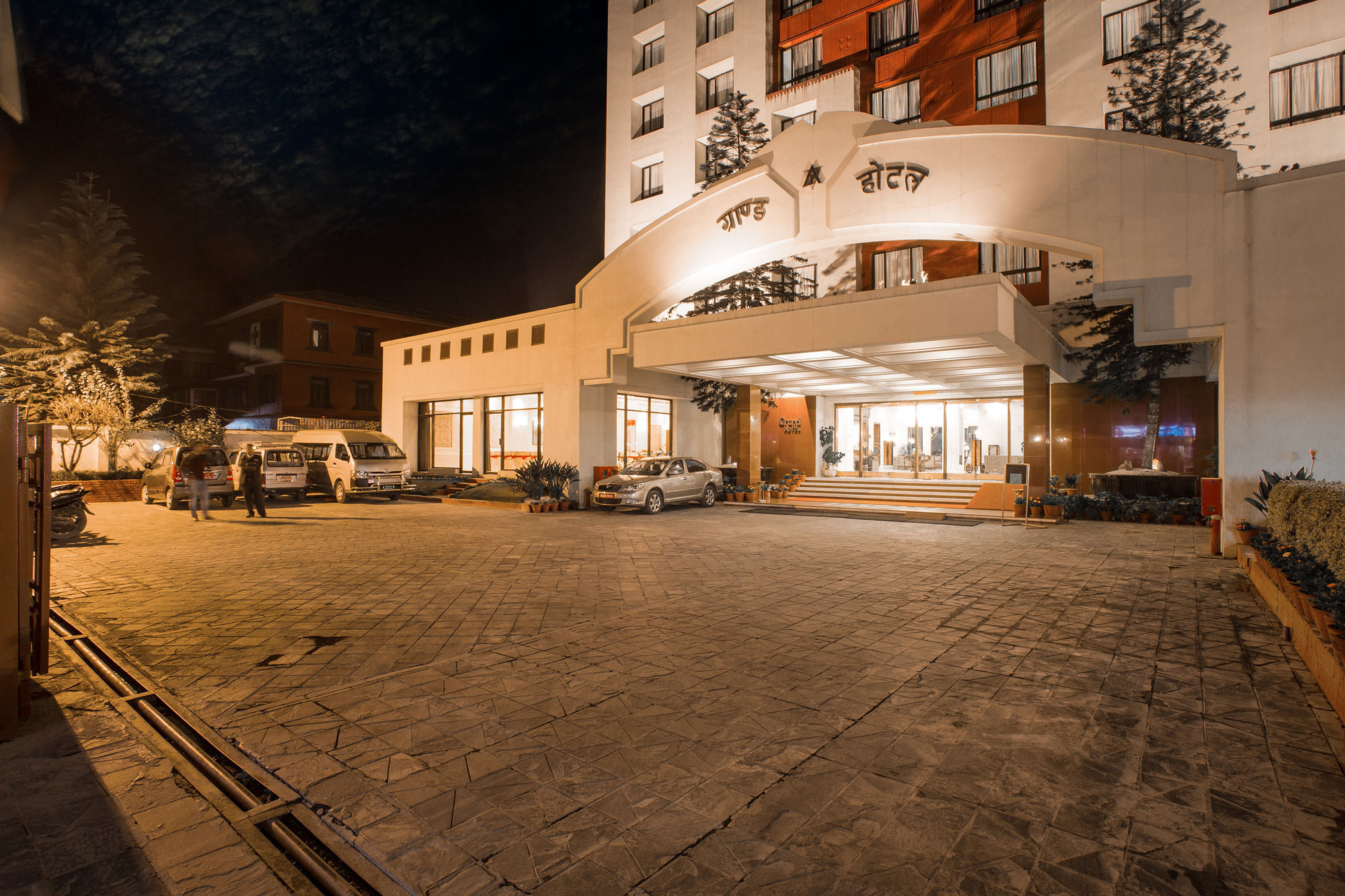 Grand Hotel Катманду Екстериор снимка